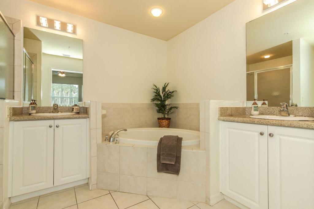 Free Golf! Stay, Play, Work From Luxury 2Bdr Plus Den 1St Floor Villa In Lely Golf Resort North North Naples 外观 照片